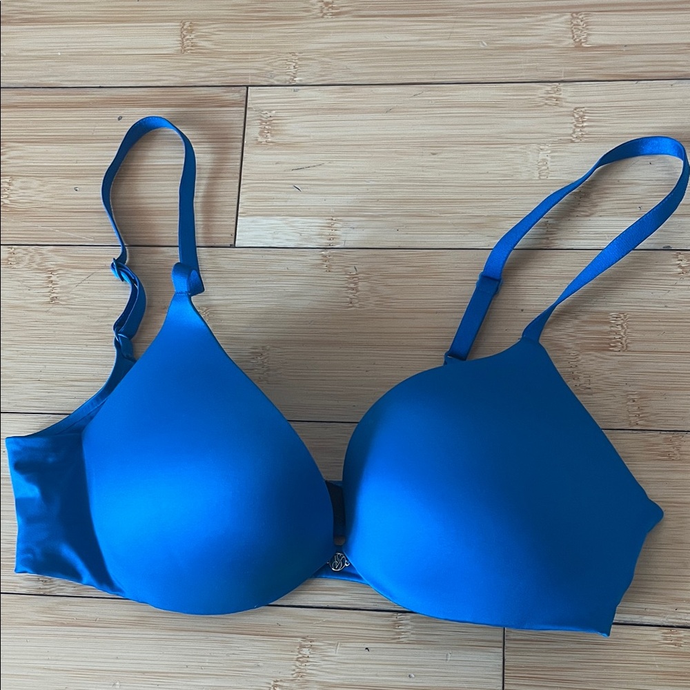 NWOT Victoria's Secret Vibrant Blue Bra - 32C